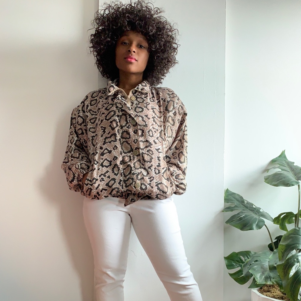 100% SILK light weight cheetah coat.